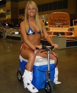 Cruzin Cooler Bikini Girl